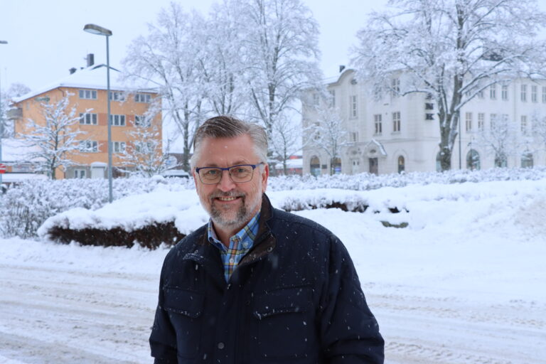 Det blir likevel ikke noe lokalpolitisk comeback for Sjur Strand.