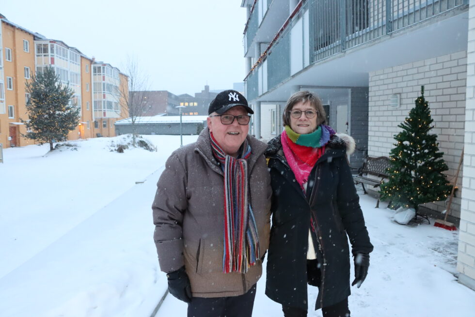 Kjell Arne og Ingrid Hanssen er blant dem som har sikret seg leilighet i sentrum. Det kommer bare til å bli vanskeligere med åra, tror Frp-politiker Kjell Arne Hanssen.