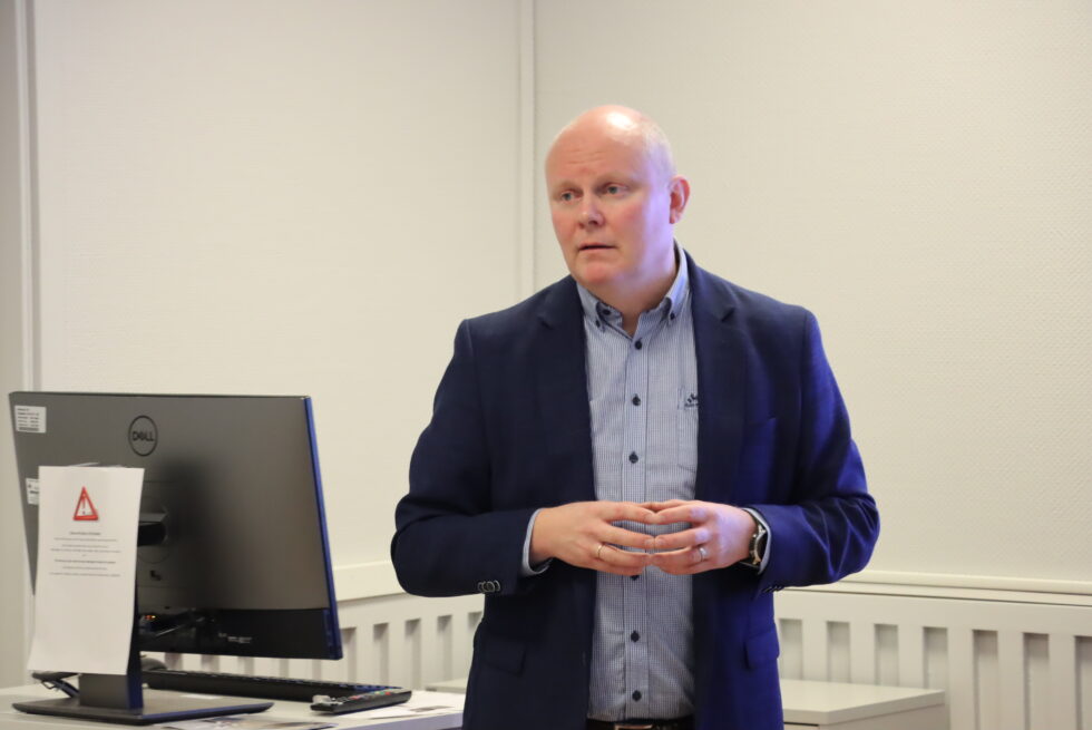 Kommunaldirektør Lars Andreas Uglem har fått med seg kontrollutvalget på å gjennomføre en ekstern revisjon av brannstasjonssaken.