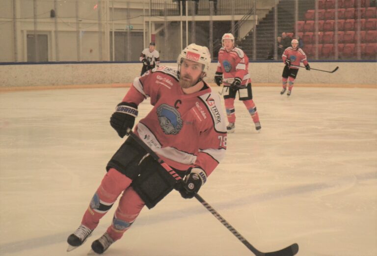 Sean-Michel Sunnqvist har masse erfaring med hockey gjennom sitt 33-årige liv. Aldri før har han opplevd at et lag han spiller for svorer 20 mål i en kamp.