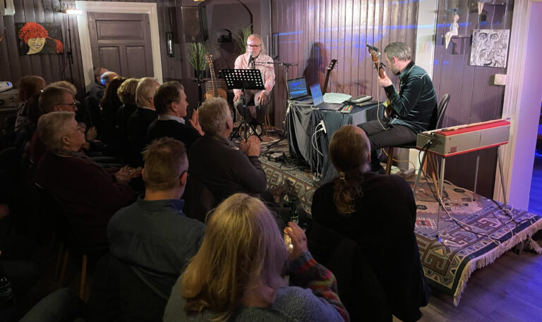Levi Henriksen og Henrik Maarud bød på en skikkelig intimkonsert.