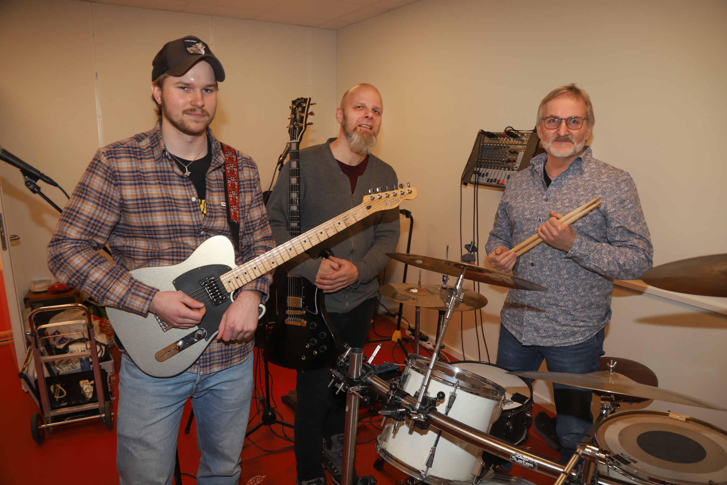 Henrik Rosager (f.v.), Kjetil Foseid og Dag Sand håper enda flere vil ta del i det unike musikkmiljøet på Huset.