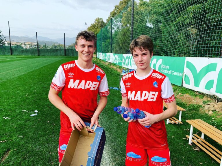 Det var ungguttas dag mot Strømsgodset. Martin Hellan (t.v.) sørget for utlikning. 15 år gamle Marius Damhaug fikk også spille.