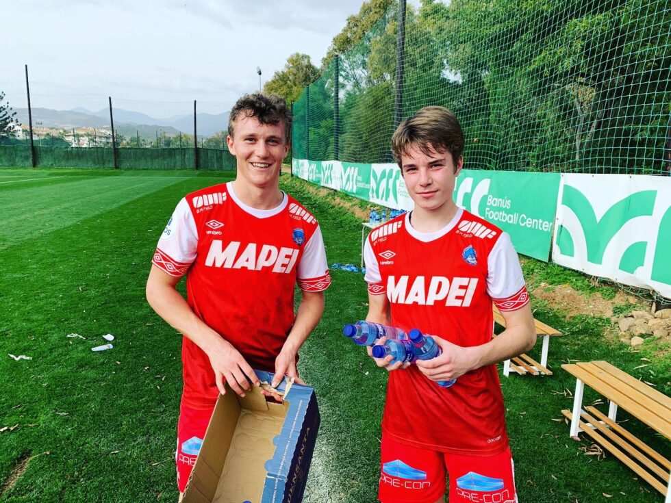 Det var ungguttas dag mot Strømsgodset. Martin Hellan (t.v.) sørget for utlikning. 15 år gamle Marius Damhaug fikk også spille.