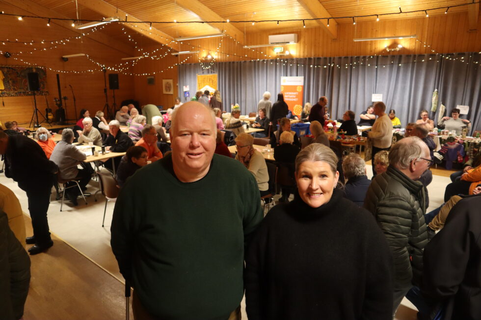 Geir Christensen i Roverud Samfunnshus og May Nordseth i Roverud Vel var godt fornøyde med oppmøtet på Nærmiljøkvelden