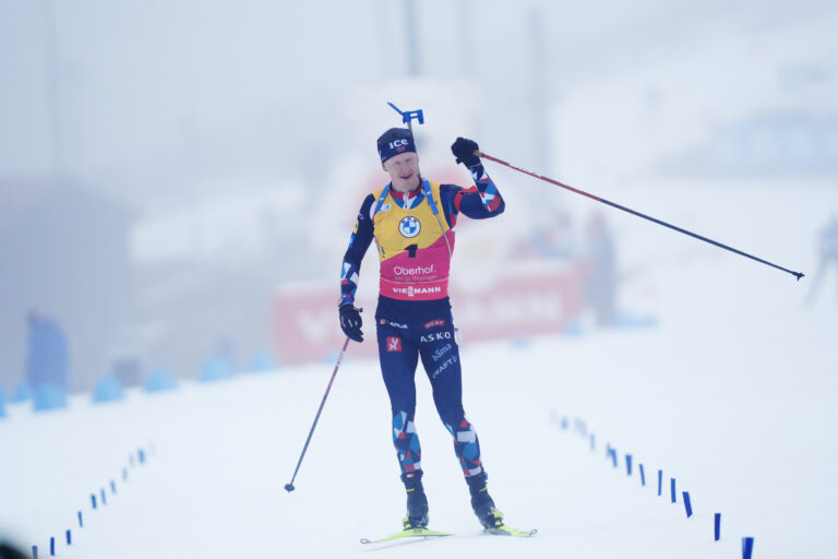 Johannes Thingnes Bø under 15 km fellesstart for menn i VM i skiskyting 2023 i Oberhof, Tyskland.