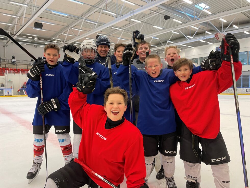 Kongsvinger-gutta får kjørt seg på vinterferiecamp, men smiler beholder de på.