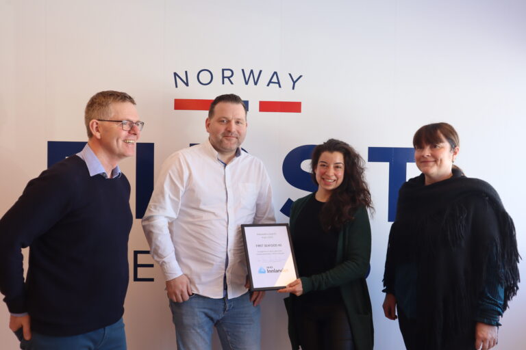 Regionsdirektør i NHO Innlandet: Jon Kristiansen, daglig leder i First Seafood: Andreas Sundnes, seniorrådgiver i NHO Innlandet: Linn Alicia Slora Kristiansen og ordfører i Kongsvinger Eli Wathne (H)