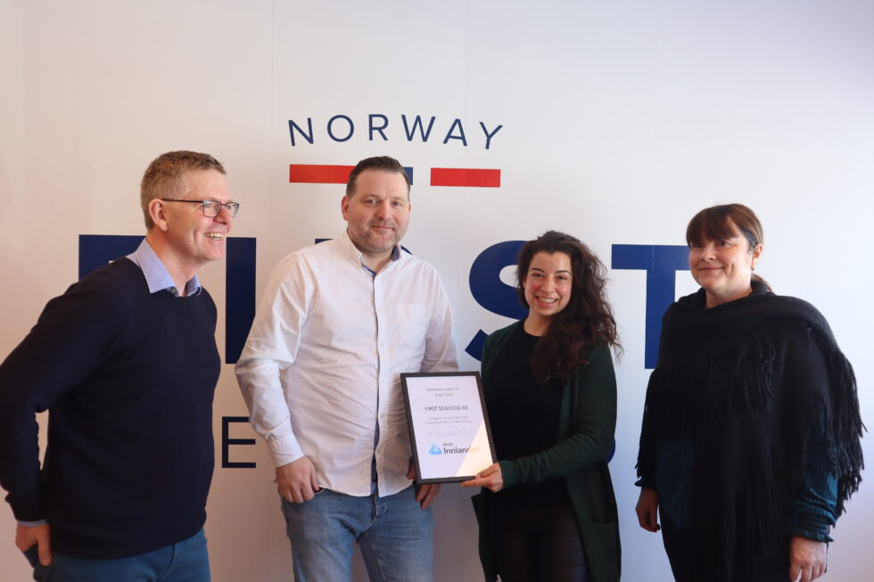 Regionsdirektør i NHO Innlandet: Jon Kristiansen, daglig leder i First Seafood: Andreas Sundnes, seniorrådgiver i NHO Innlandet: Linn Alicia Slora Kristiansen og ordfører i Kongsvinger Eli Wathne (H)