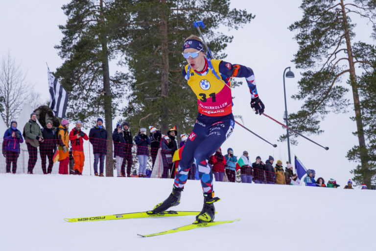 Johannes Thinges Bøe under 10 km skiskyting sprint i Holmenkollen torsdag.