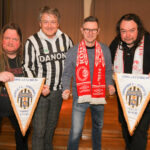 Stian Fossum (t.v.), Uno Arnesen (Byen Vår), Jørn Karlsrud (lekte med Juventus i 1993) og Thomas Ramstad (supporterklubben) ser frem til en heidundrende fest for å markere at det er 30 år siden KIL møtte Juventus.