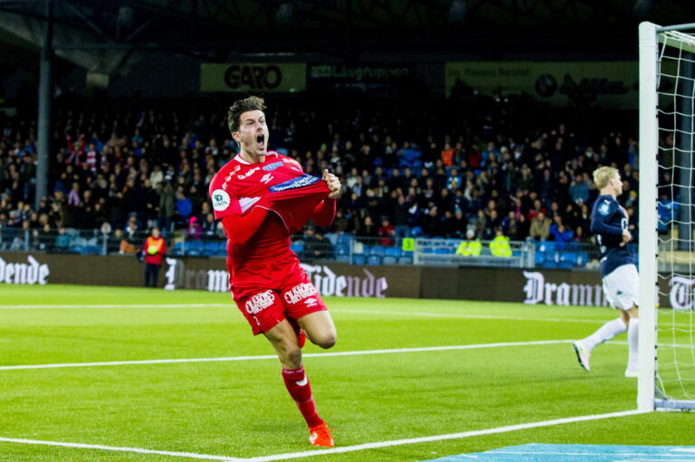 Kan dette være starten på et nytt cup-eventyr for KIL? Her fra semifinalen mot Strømsgodsted i 2016 hvor Fredrik Pålerud skåret første mål i kampen.