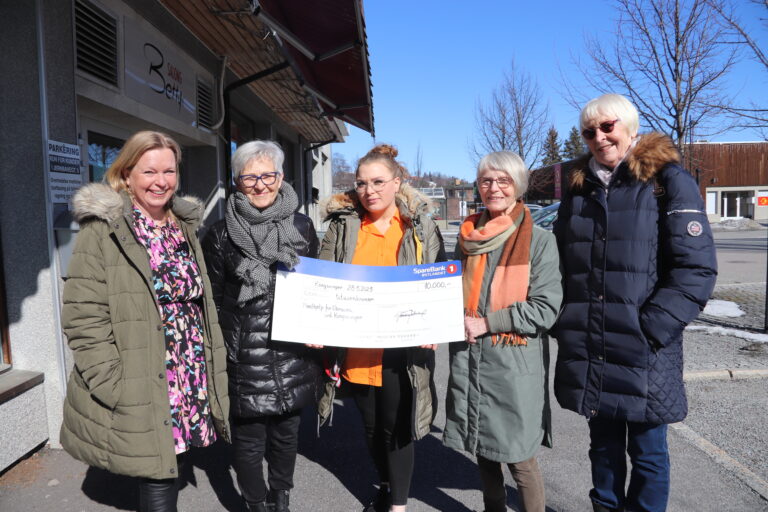 Lena Lundberg i Nødhjelpa (t.v.), Anne Dystland (LOP), Frida Maria Lundberg i Nødhjelpa, Guro Tukun (LOP), og Jorunn Pedersen (LOP).