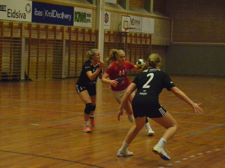Mali Haldorsson er godt fornøyd med å stadig finne veien til nettmaskene.