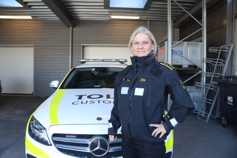 Seksjonssjef ved Kongsvinger tollkontor, Kjersti Bråthen, forteller at påsken byr omtrent dobbelt så mange grensepasseringer.