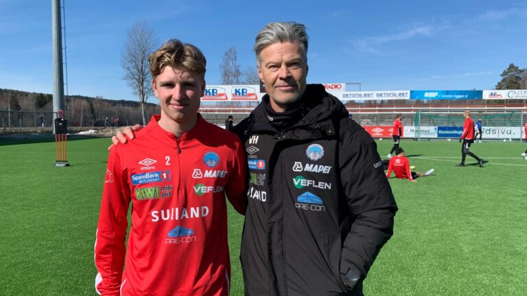 Oscar Solnørdal møtte Vegard Hansen og sine nye lagkamerater under lørdagens trening.