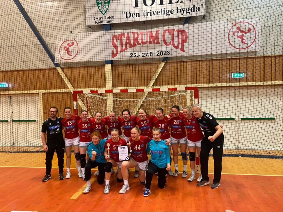 Både J16 og J18 gikk ubeseiret gjennom sluttspillet.