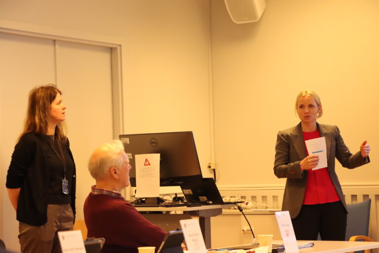 Hanne Rolsdorph (t.v.) og Veronika Wæraas fra GIVAS i formannskapet onsdag.