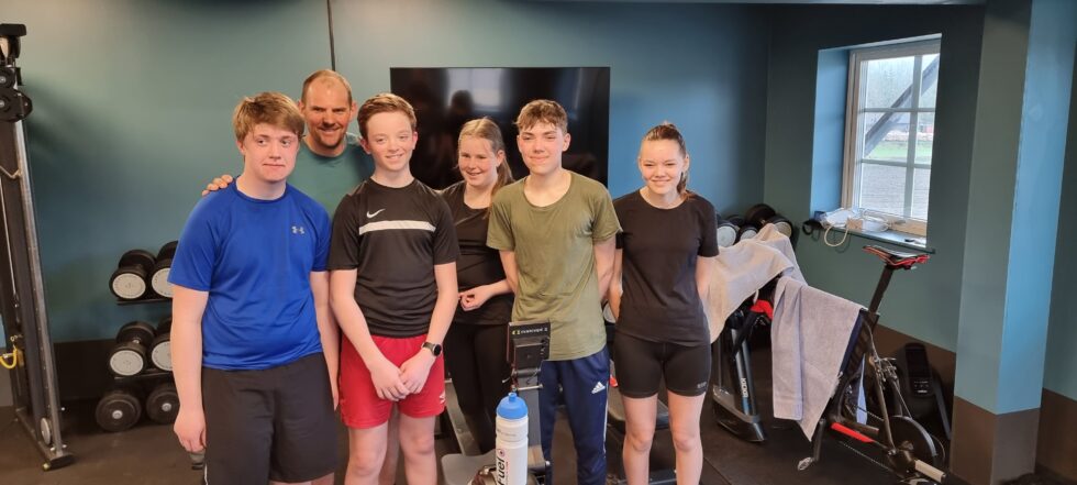 Stor opplevelse for roerne fra Kongsvinger da de fikk møte sitt store forbilde. Fra venstre Ludvig Kalland, Olaf Tufte, Rasmus Kalland,, Elisabeth Mellum, Alvin Bjerke og Nova Bjerke. :