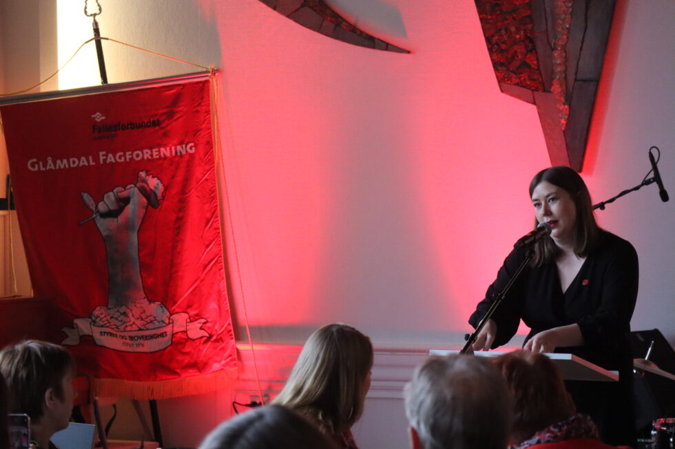 Astrid Hoem, leder i AUF, var dagens hovedtaler i rådhuset på Kongsvinger.