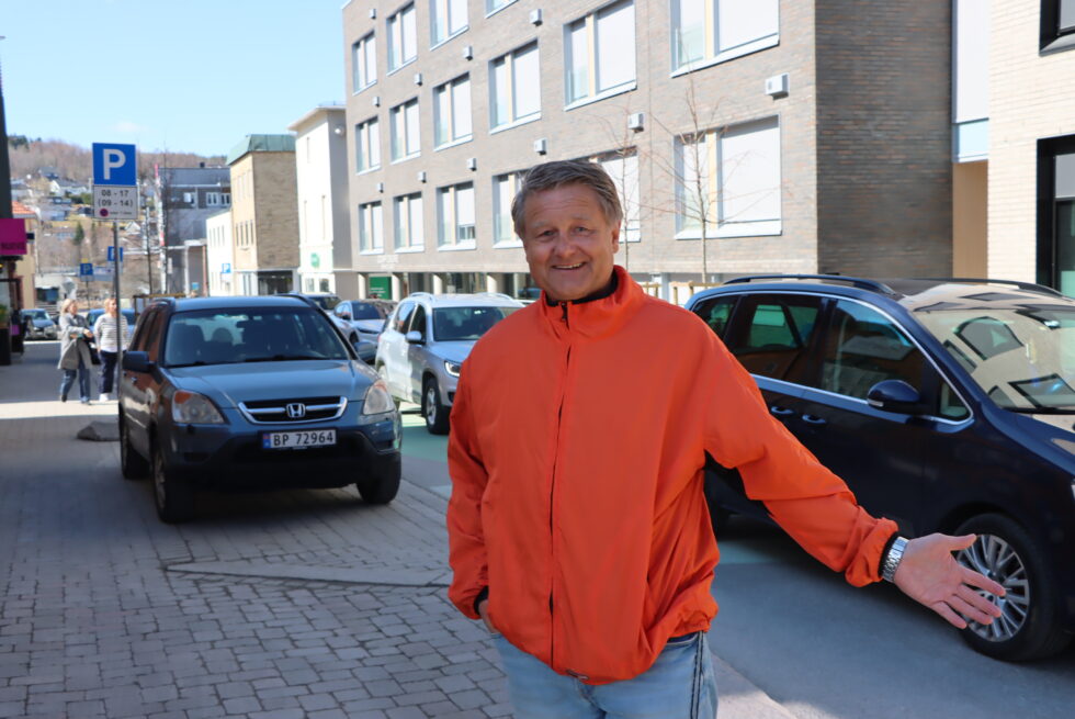Uno Arnesen vil ha et nytt navn på gågata, samtidig som gågatas fremtid er under lupen om dagen.