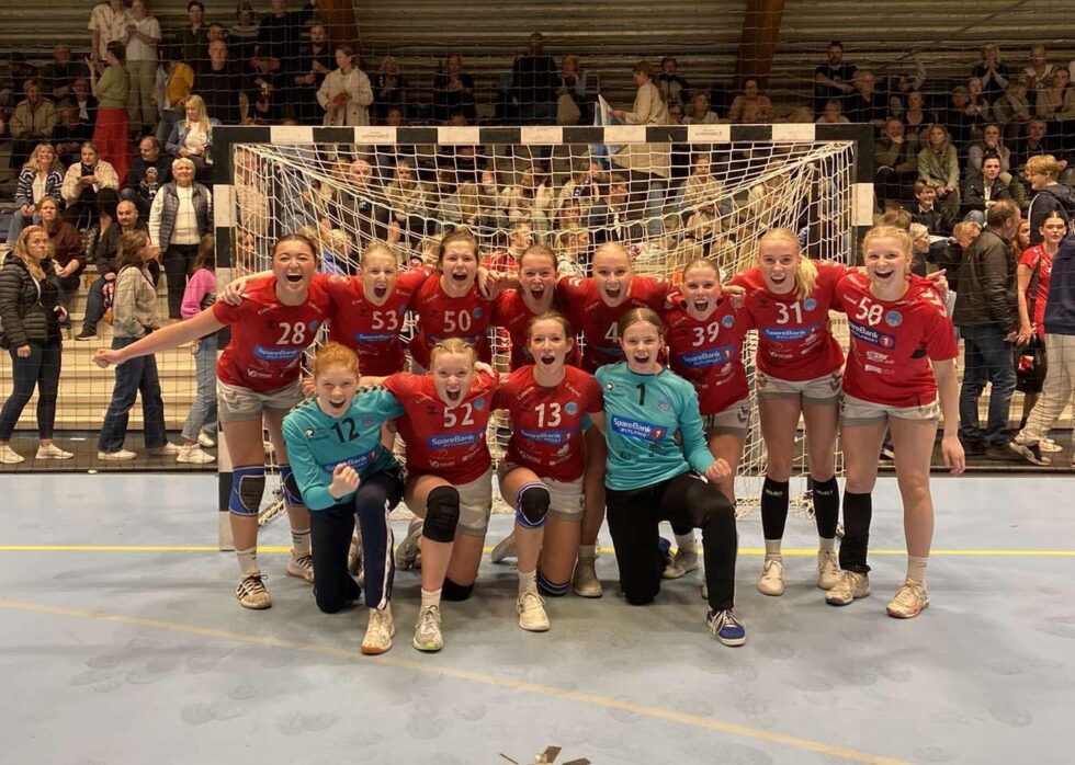 KILs J16 lag i håndball er klare for en historisk sluttspillfinale.
