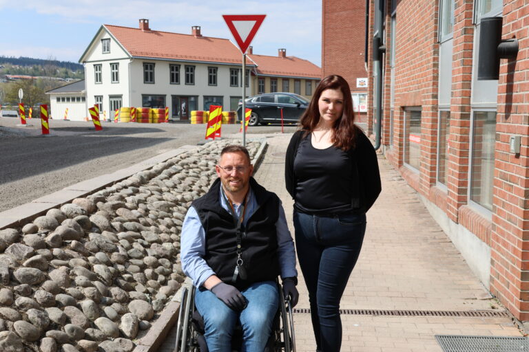 Nyvalgt nestleder Hans Hanssen og nyvalgt leder Angelica Trøger i det nye lokallaget av Partiet Sentrum.