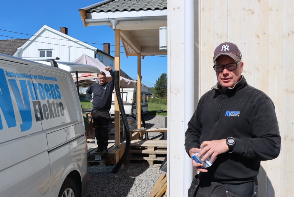 Stig Nytrøen har fått mer å drive med enn han hadde sett for seg etter han stifter AS. Da er også Egil Bonsted (i bakgrunnen) god å ha, og det kan fort bli flere i staben.