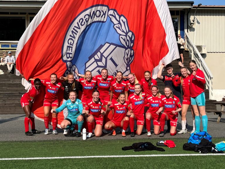 KIL Fotball Kvinner har nå fire strake seire og lukter på tabelltet. Her avbildet etter lørdagens 1-0 seier på bortebane mot Larvik klubben Nanset.