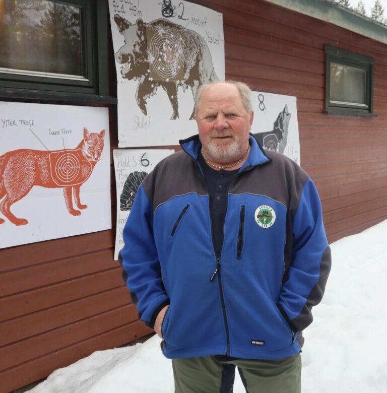 Skogen Jaktskytterklubb stenger ned skyteanlegget inntil videre på grunn av den store skogbrannfaren. Thor Hjalmarsen, leder i klubben, sier at det handler om å være føre var.