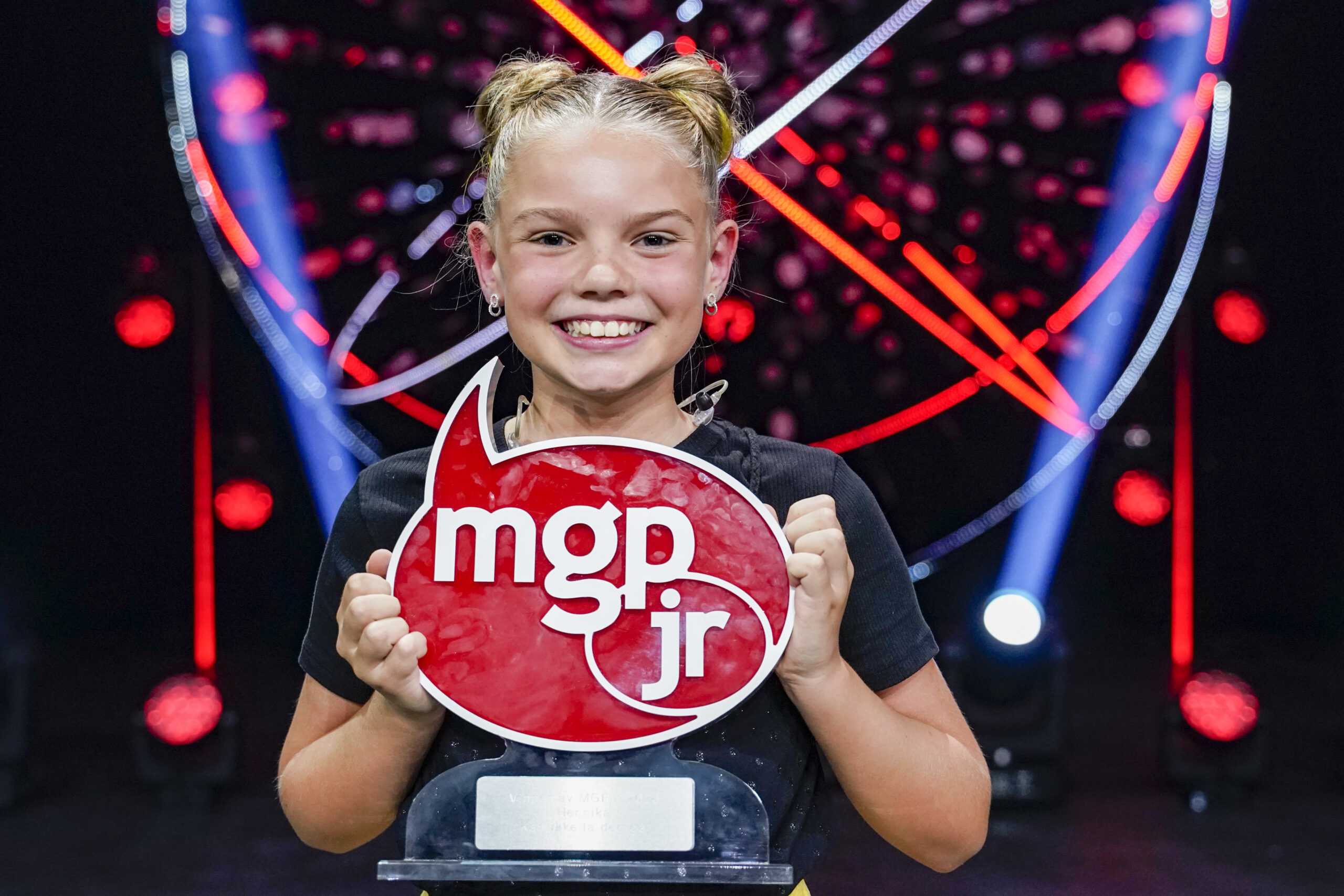 Hennika Eggum Huuse vant finalen i MGP jr 2020 i Oslo Spektrum. Nå står hun på teaterscenen i Kongsvinger.