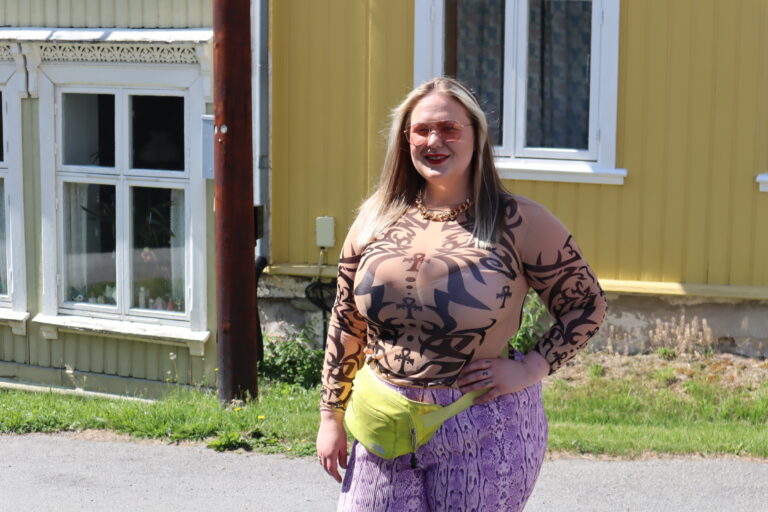 Hedda Roterud Amundsen inviterer til en annerledes premiere på kunstutstilling.