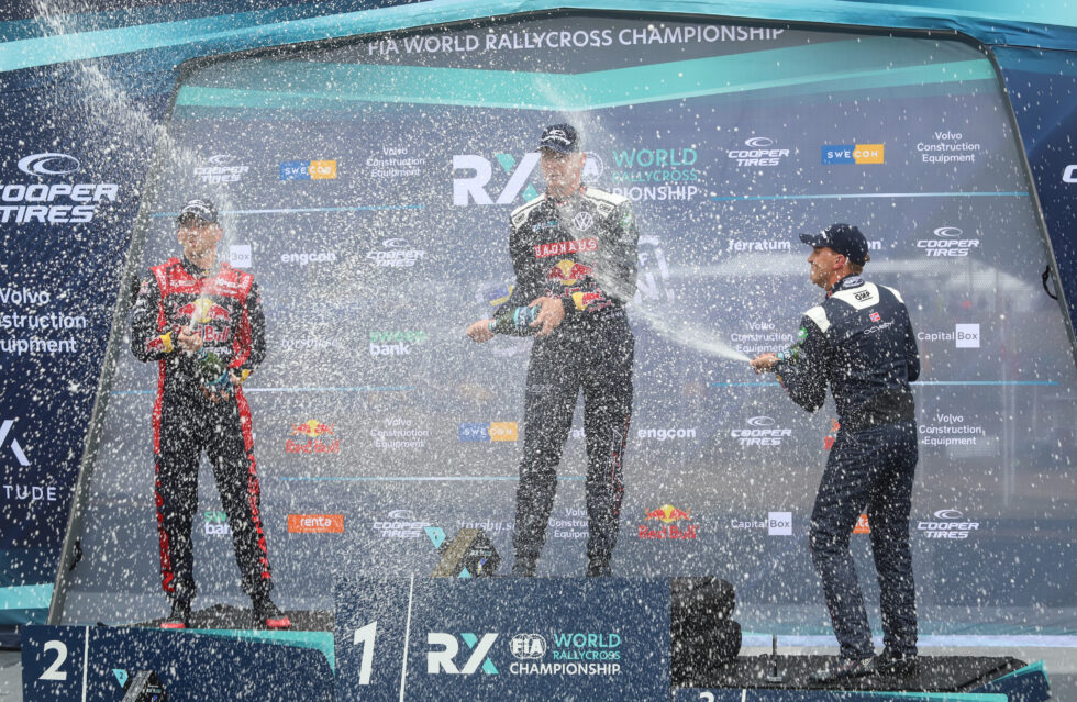 For første gang denne sesongen kunne Ole Christian Veiby sprute champagne fra seierspallen etter sin tredjeplass. Johan Kristoffersson vant, mens Timmy Hansen ble nummer to.