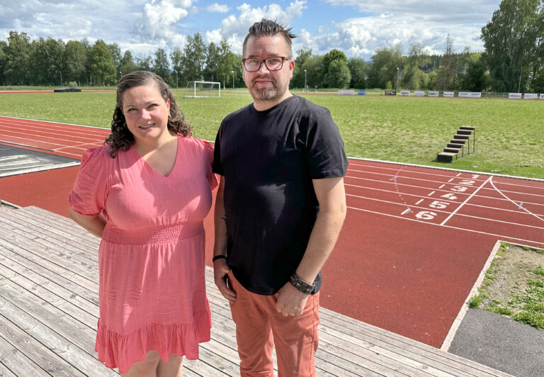 Margrethe Haarr og Tommy Smedtorp vil ikke at noen barn og unge skal stå uten aktivitetstilbud på grunn av dårlig økonomi.