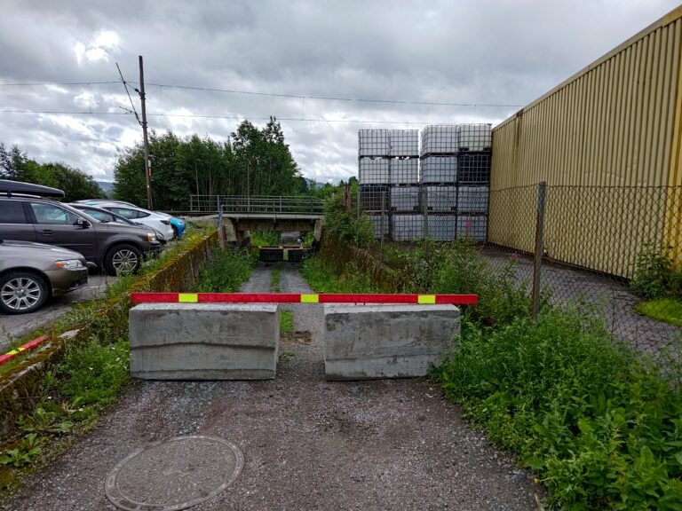 Denne jernbaneundergangen ved Norsenteret sperres nå for all motorisert trafikk.