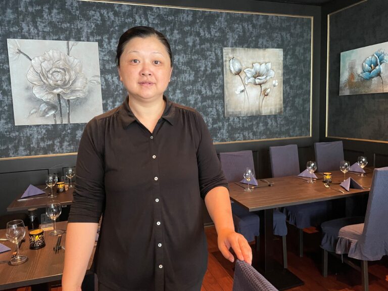Yan Chen ønsker kundene tilbake til nyoppussete lokaler.