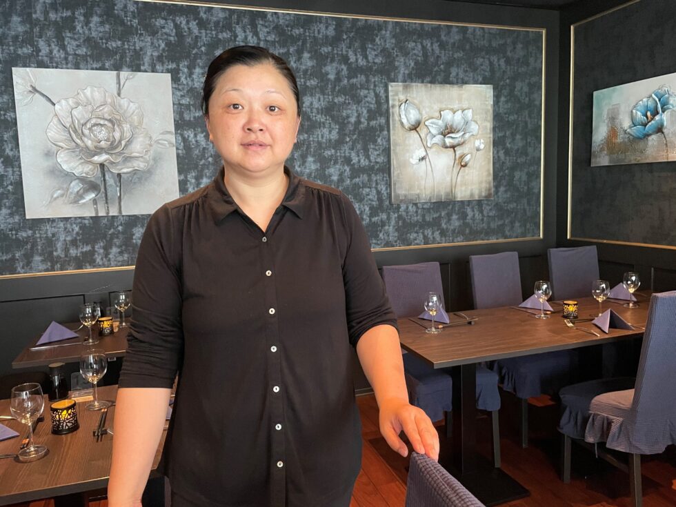 Yan Chen ønsker kundene tilbake til nyoppussete lokaler.
