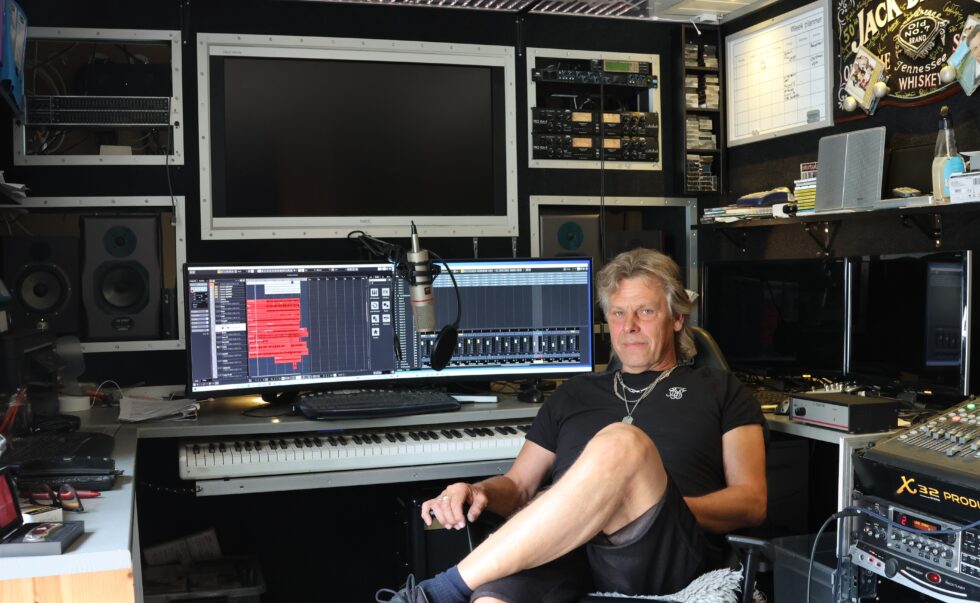 Etter mange år har musikeren og låtskriveren Kjetil Nordfjeld endelig full kontroll på egne låter.
