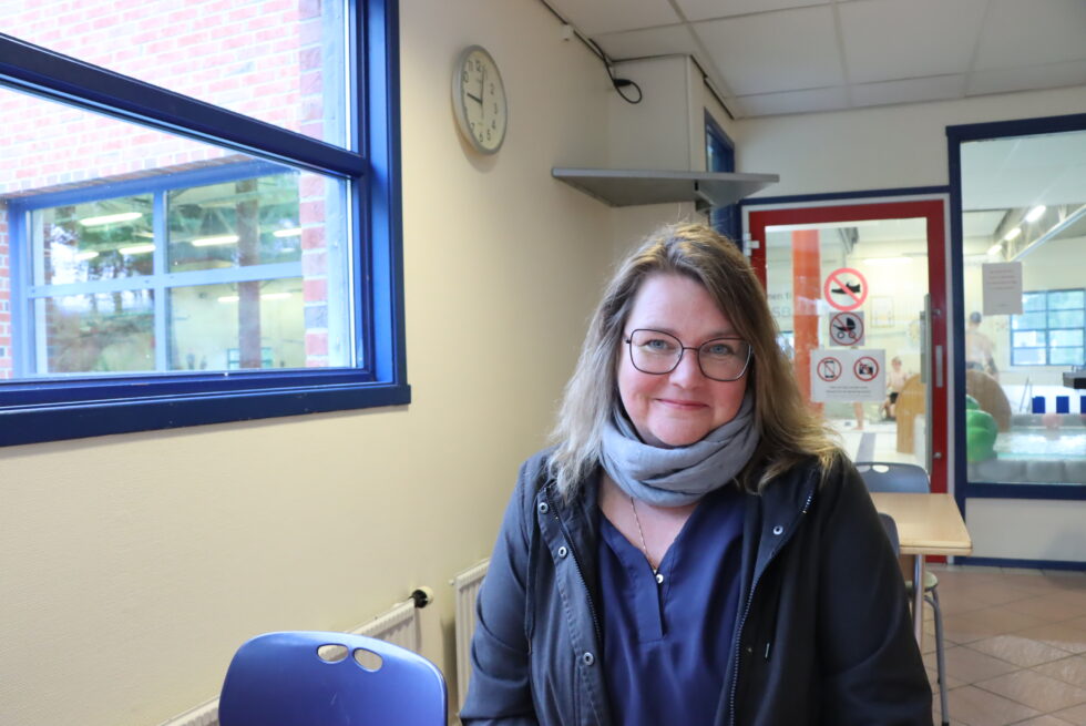 Bente Ovlien gleder seg til å holde svømmekurs med Vanja Aafloen Velten denne høsten.