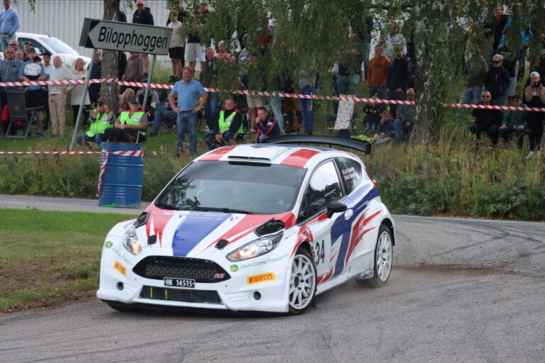 På søndag blir det full fres når rallybilene inntar industrifeltet på Langeland.