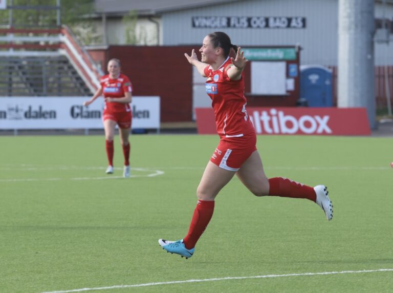 Naomi Griffin kunne juble etter sine tre scoringer mot Mjølner.