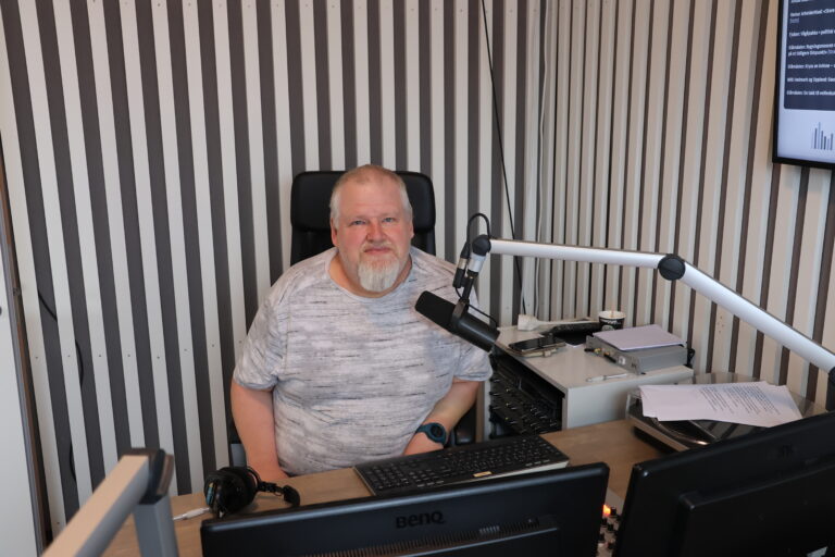 Pål Erik Berntsen i Radio Kongsvinger kan glede seg over at radiokanalen er nominert til en plass i finalen i kategorien beste innslag i i Prix Radio senere i høst.