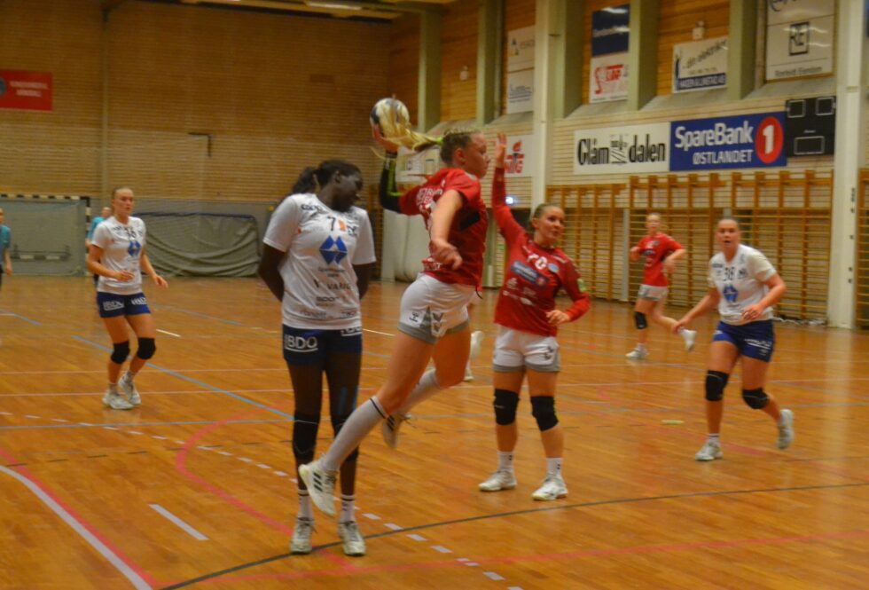Maylene Sølien Torhov var en av KILs håndballdamer som var farlig foran Akers mål. Med åtte mål i gårsdagens kamp var hun den KIL-spilleren som scoret nest-flest mål.