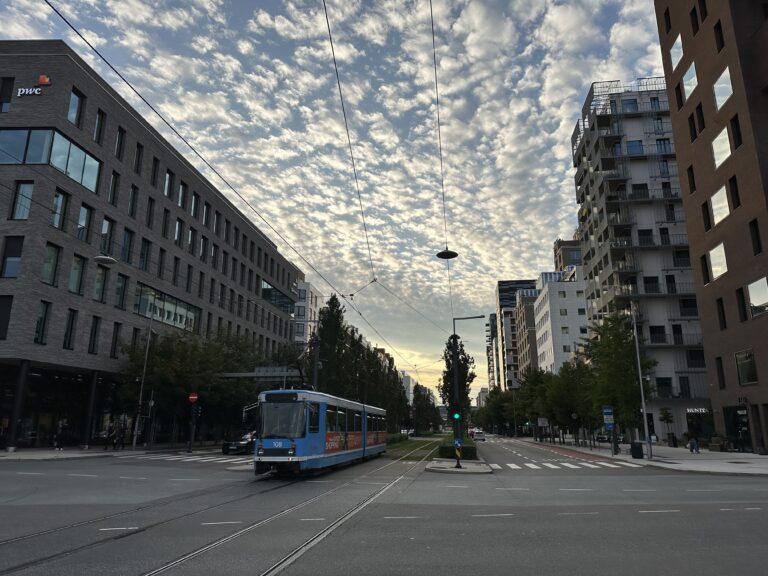 Her i Dronning Eufemias gate i Bjørvika, Oslos Barcode, kjørte kongsvinger-mannen i fylla. Nå har han fått sin straff.