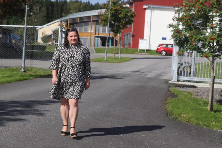 Margrethe Haarr (Sp) håper politistudentene igjen kan spasere inn portene på Sæter.