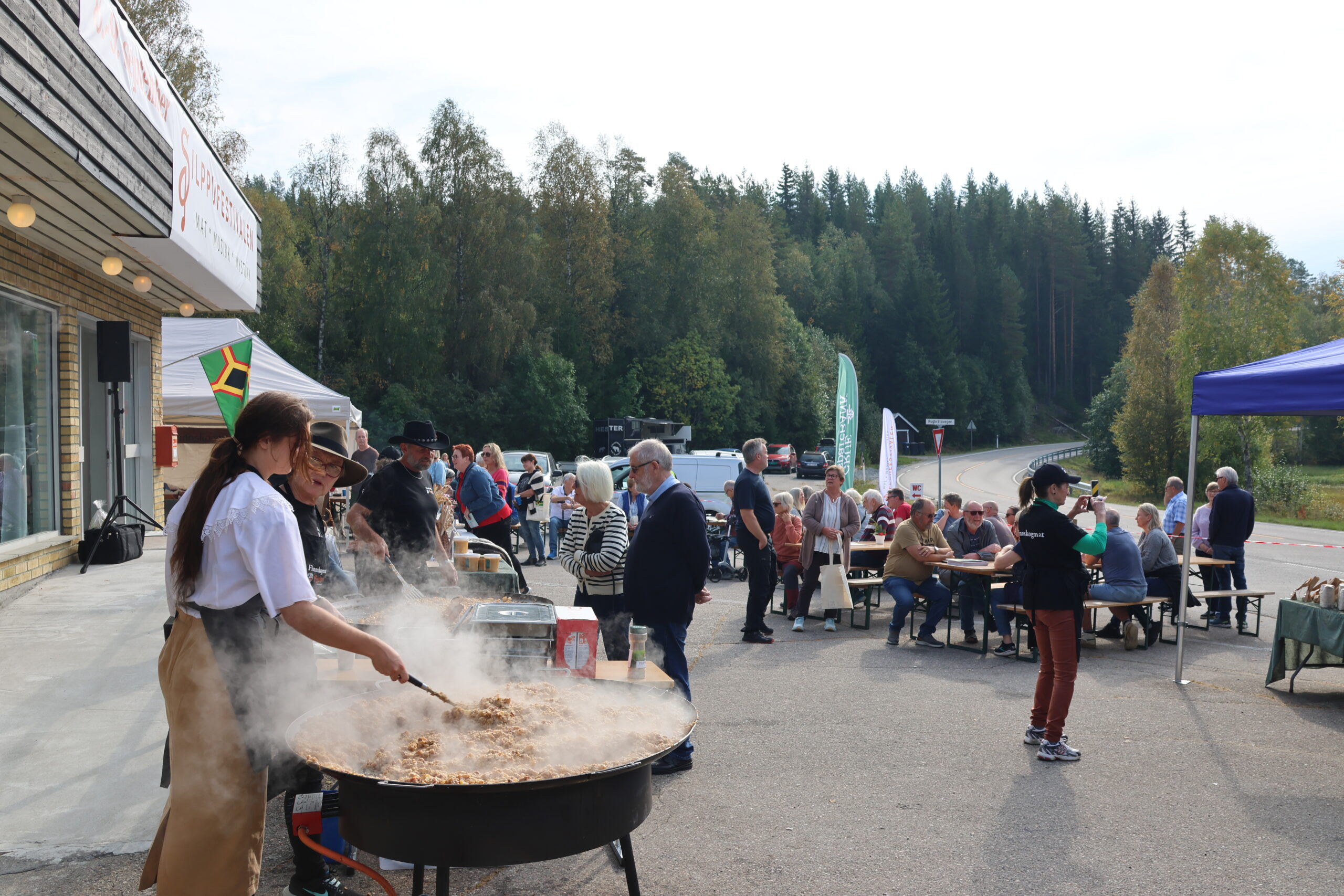 Det var mye folk på Silppu-festivalen på Øyermoen.