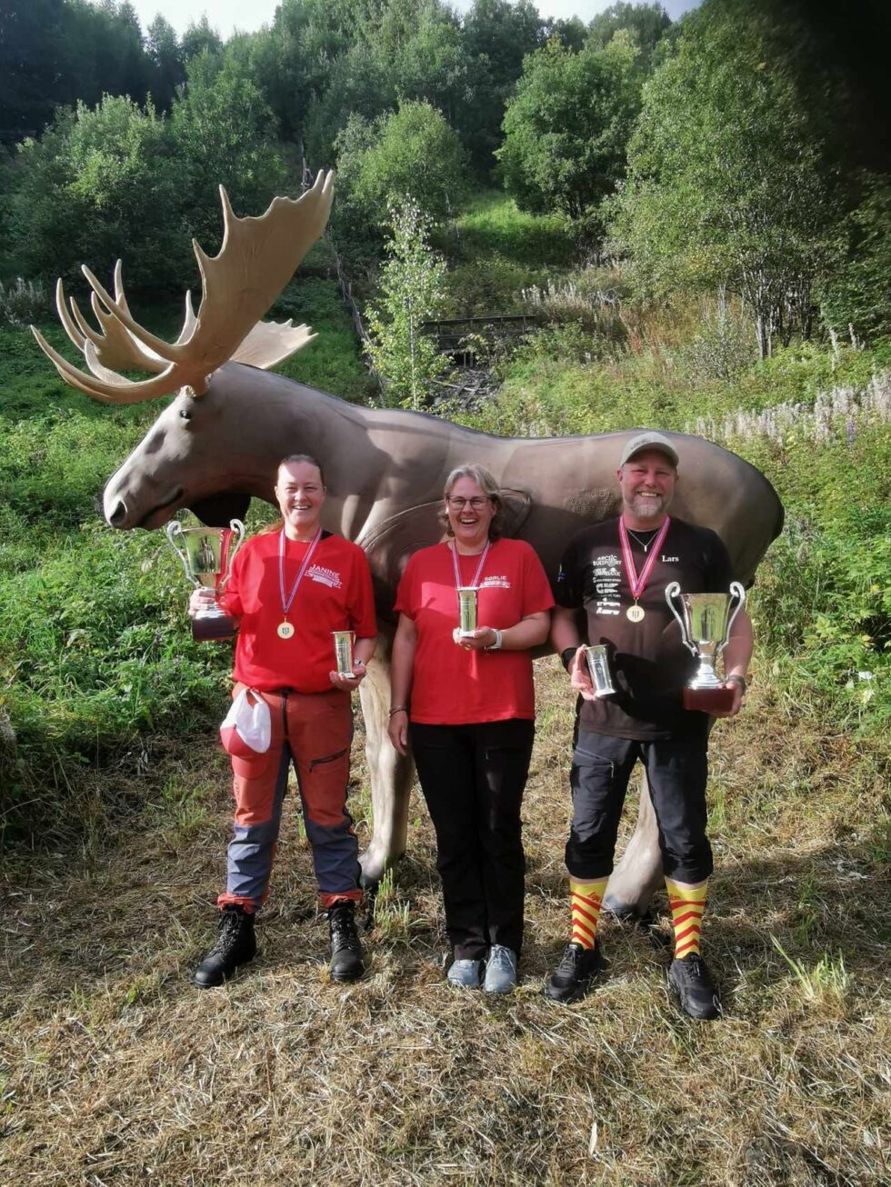 Janine Nordby (t.v.), Heidi Sørlie og Lars Marius Sørlie vant hvert sitt NM-gull i helgens konkurranse i 3D-skyting. .