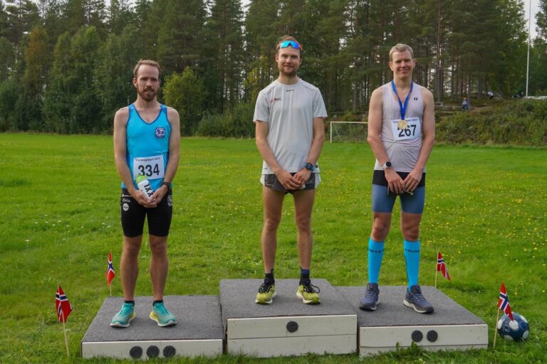 I 21 kilometer for herrer gikk seieren til Sjur Krystad Prestsæter fra Sportsklubben Vidar. På andre plass kom Jarle Marvik og på tredje plass kom Mats Emil Sand.