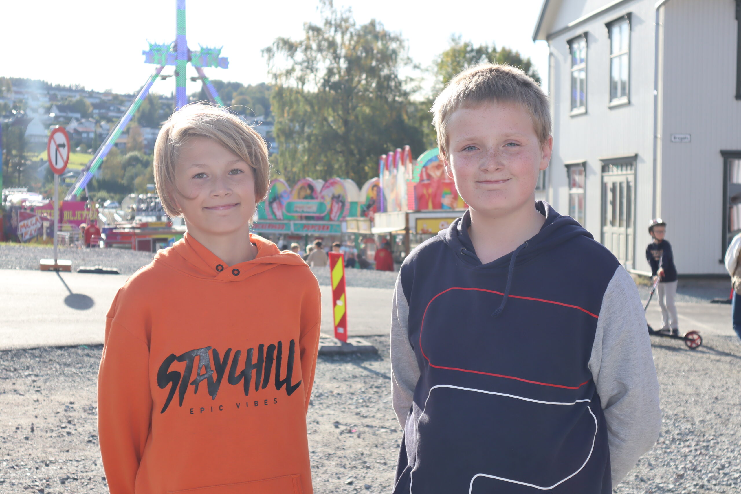 Alexander Ihler og Wilhelm Olvier Ihler hadde kost seg med karuseller.