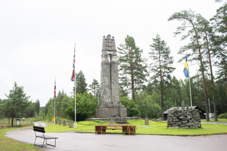 En større konferanse samler nær 200 deltakere fra Norge og Sverige for et samarbeid om å få flere unge tilbake i arbeid eller utdanning.